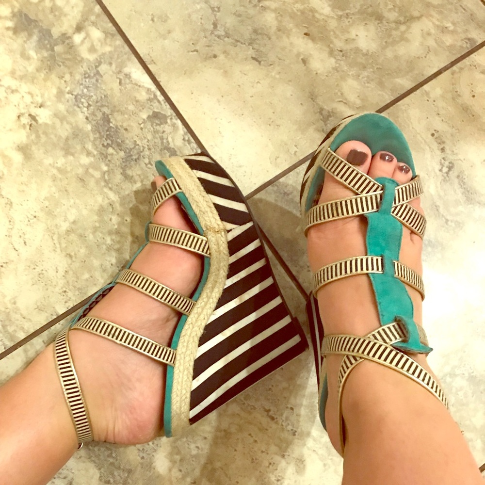 Jessica Simpson summer wedges